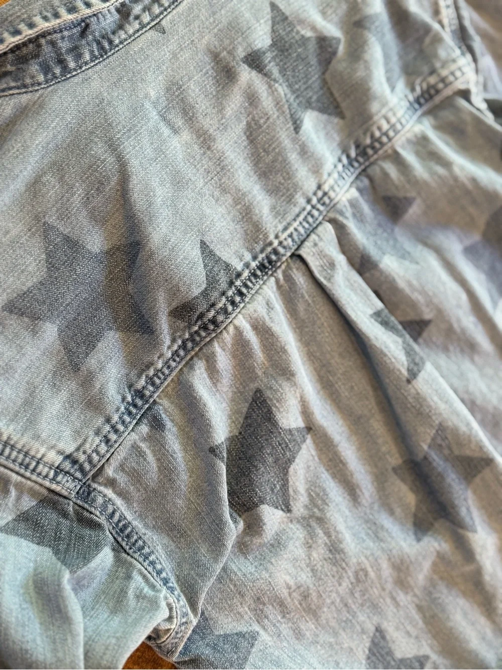 Old Navy Girls Size M 8 Star Print Chambray Denim Button Down Shirt Blue